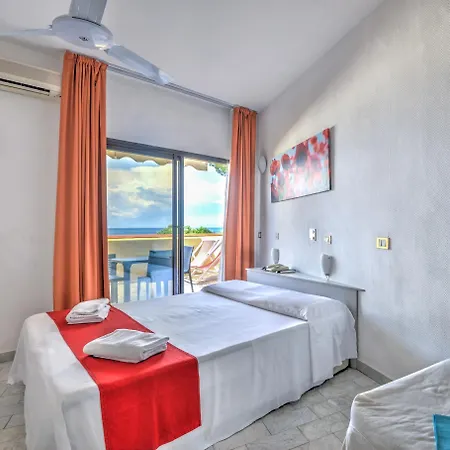 In Just 200 Mt From The Lejlighedshotel Capoliveri (Isola d'Elba)